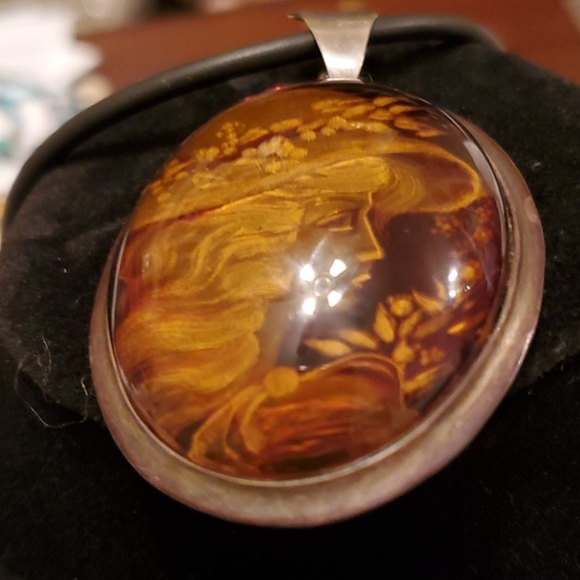 VINTAGE S.S BALTIC AMBER CAMEO NECKLACE - Picture 4 of 6